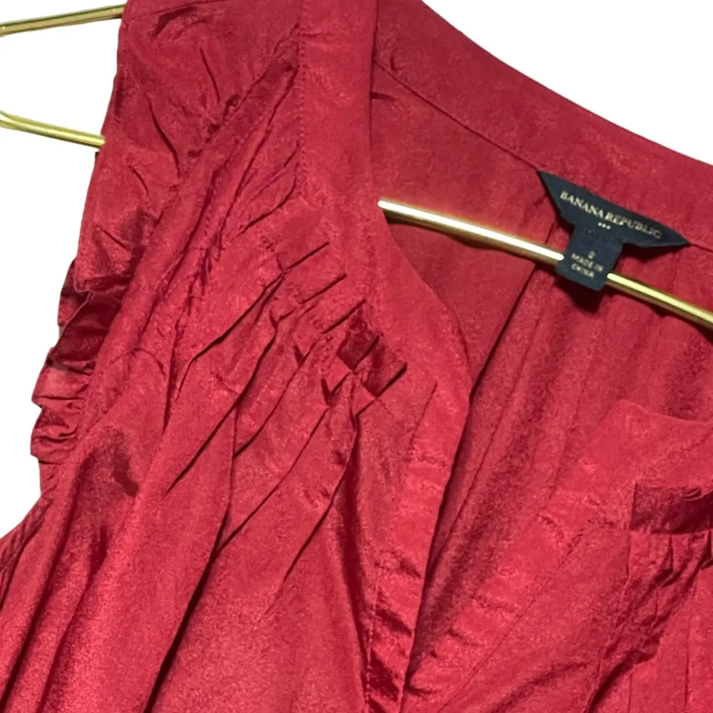 Banana Republic Simple Elegant Garnet Dress Lightweight Elegant Ease  size 2 - Image 5