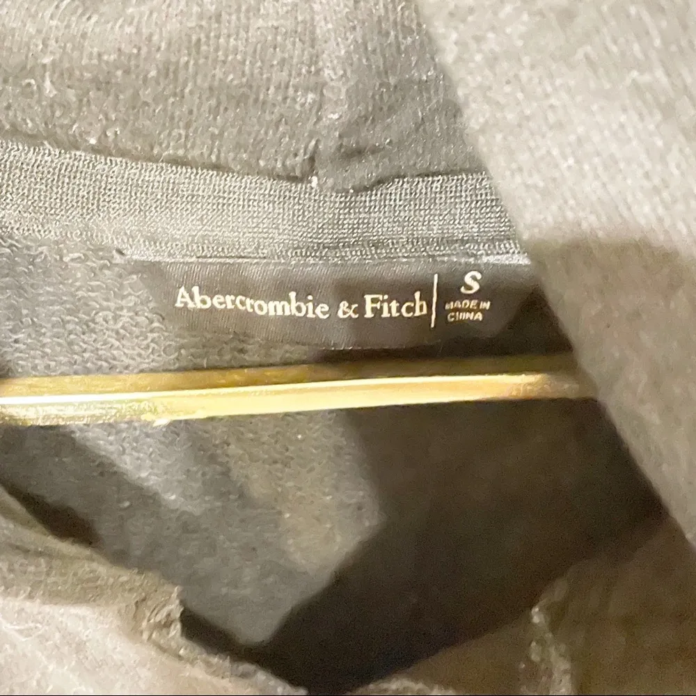 Abercrombie & Fitch Small Black Spellout Hooded Short Sleeve Sweatshirt - Image 3