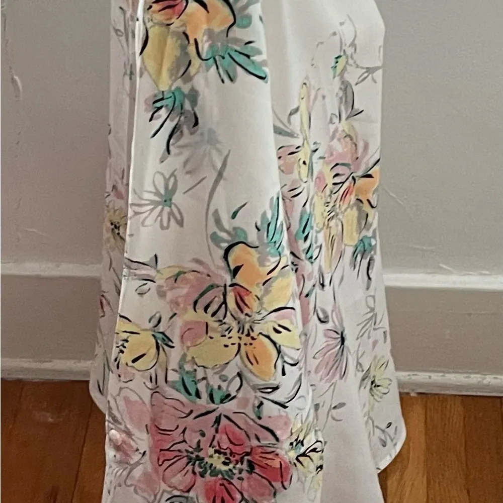 Van Heusen white floral roll tab sleeve relaxed fit blouse, size M boho summer - Image 12