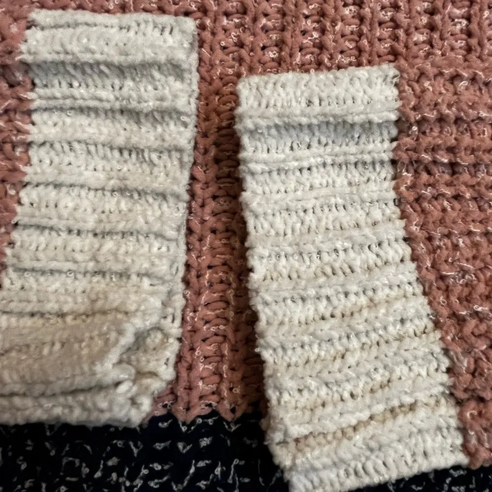 Takara pink cropped sweater - Image 3