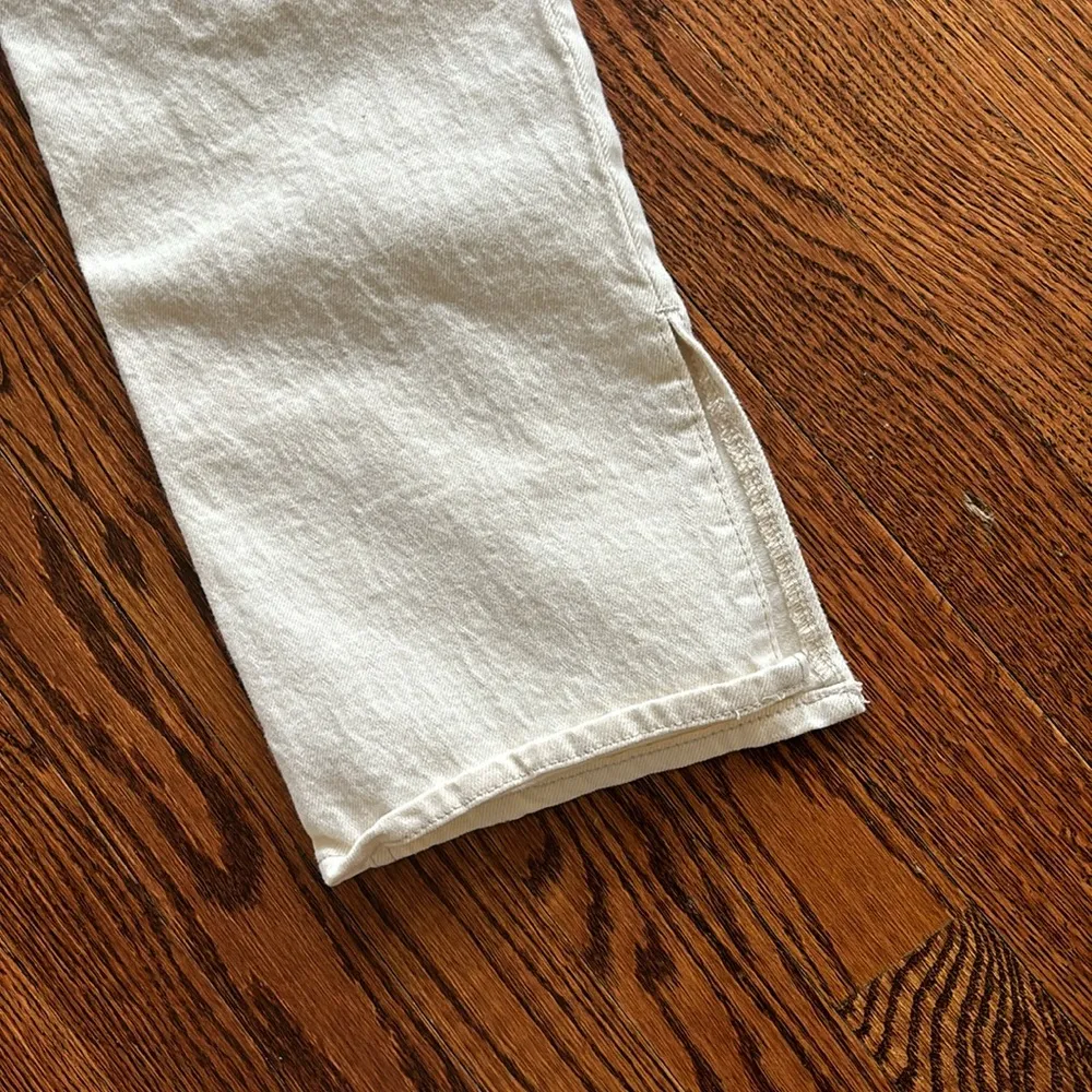 A+F Ultra High Rise Off White Cream Split Hem 90’s Straight Jean - Image 4