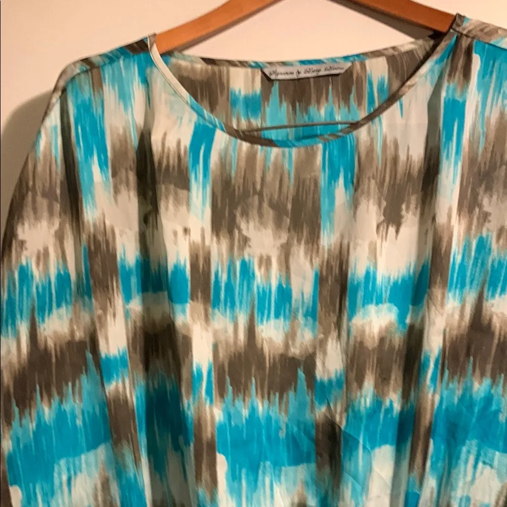 Elegant Blue and Gray‎ Blouse - Image 2