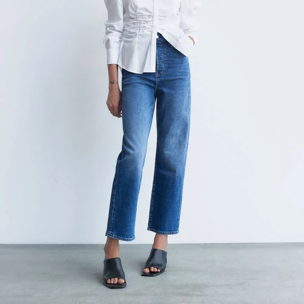 HIGH RISE VINTAGE SLIM JEANS Mid-Blue - Image 4