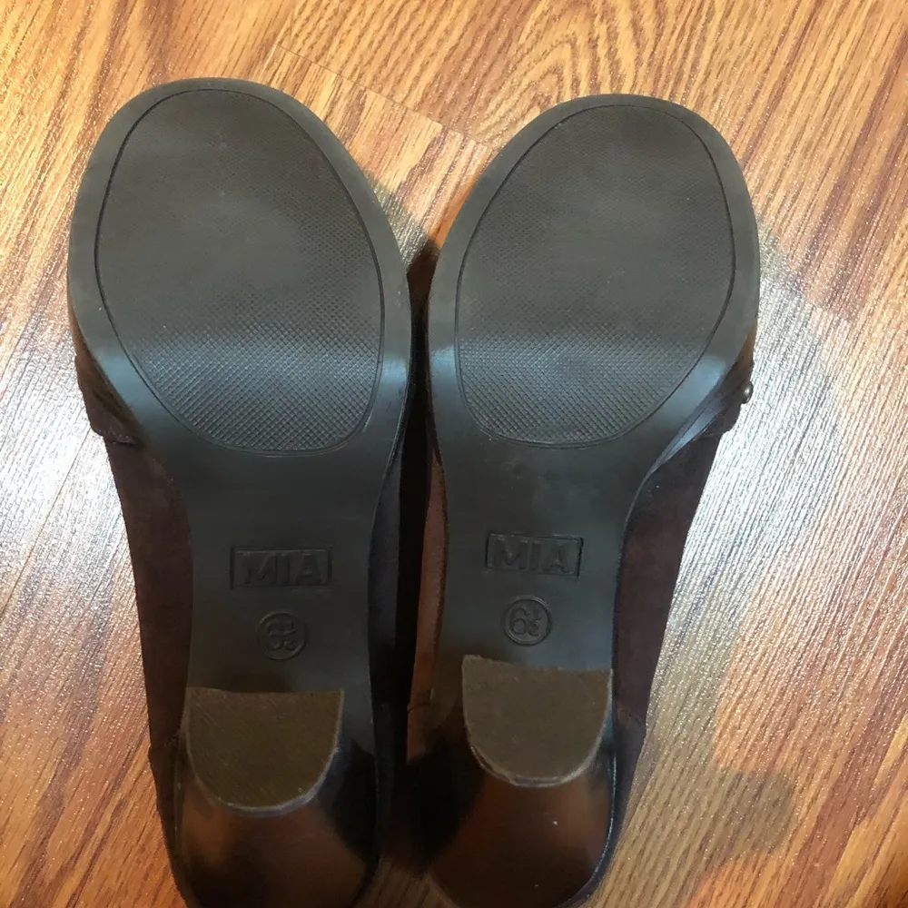 MIA Dark Brown Suede Heels S6.5 - Image 8