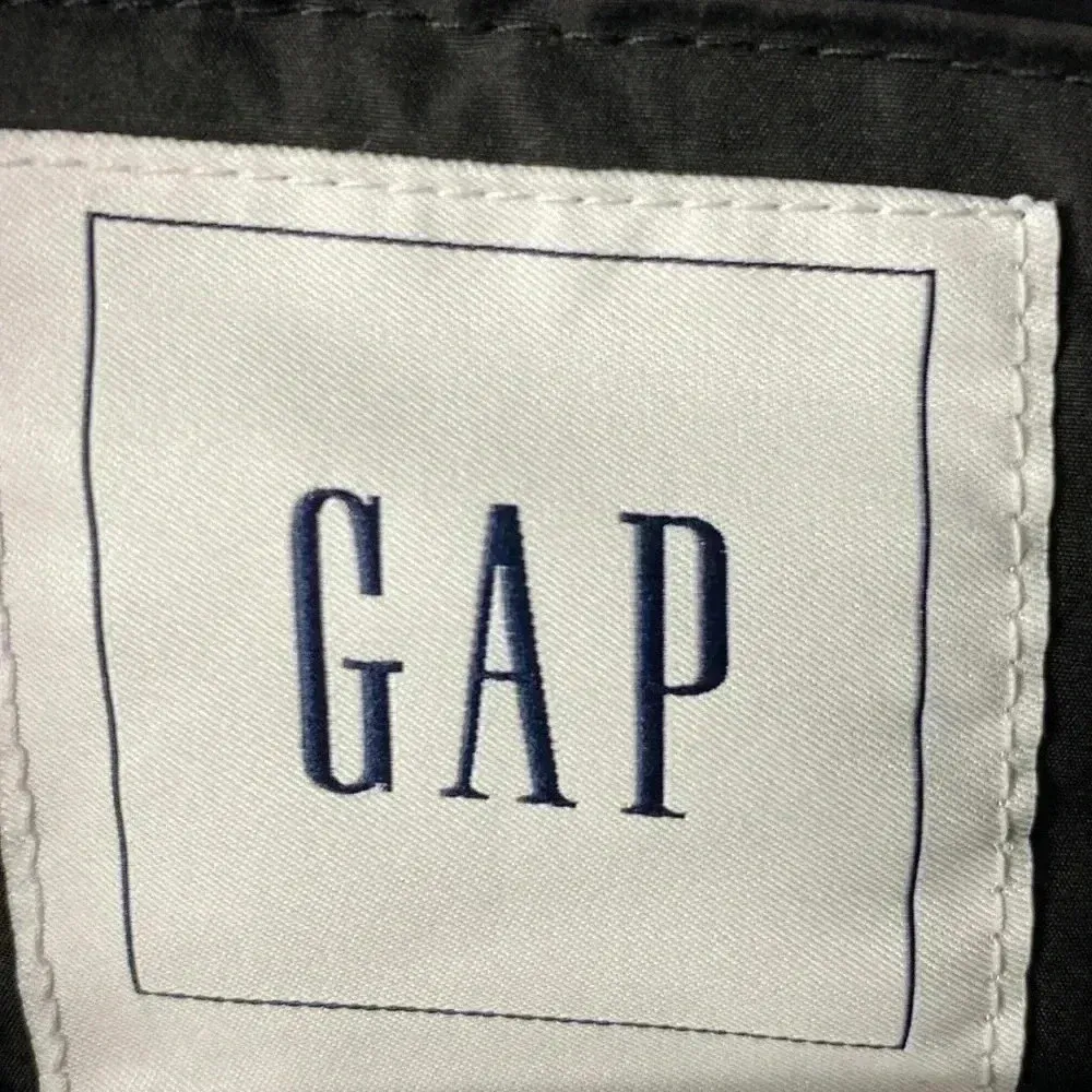 Gap  SIZE MEDIUM UNISEX QUILTED JACKET BLACK WIND PROOF WATER PROOF ZIP FRONT - Image 7