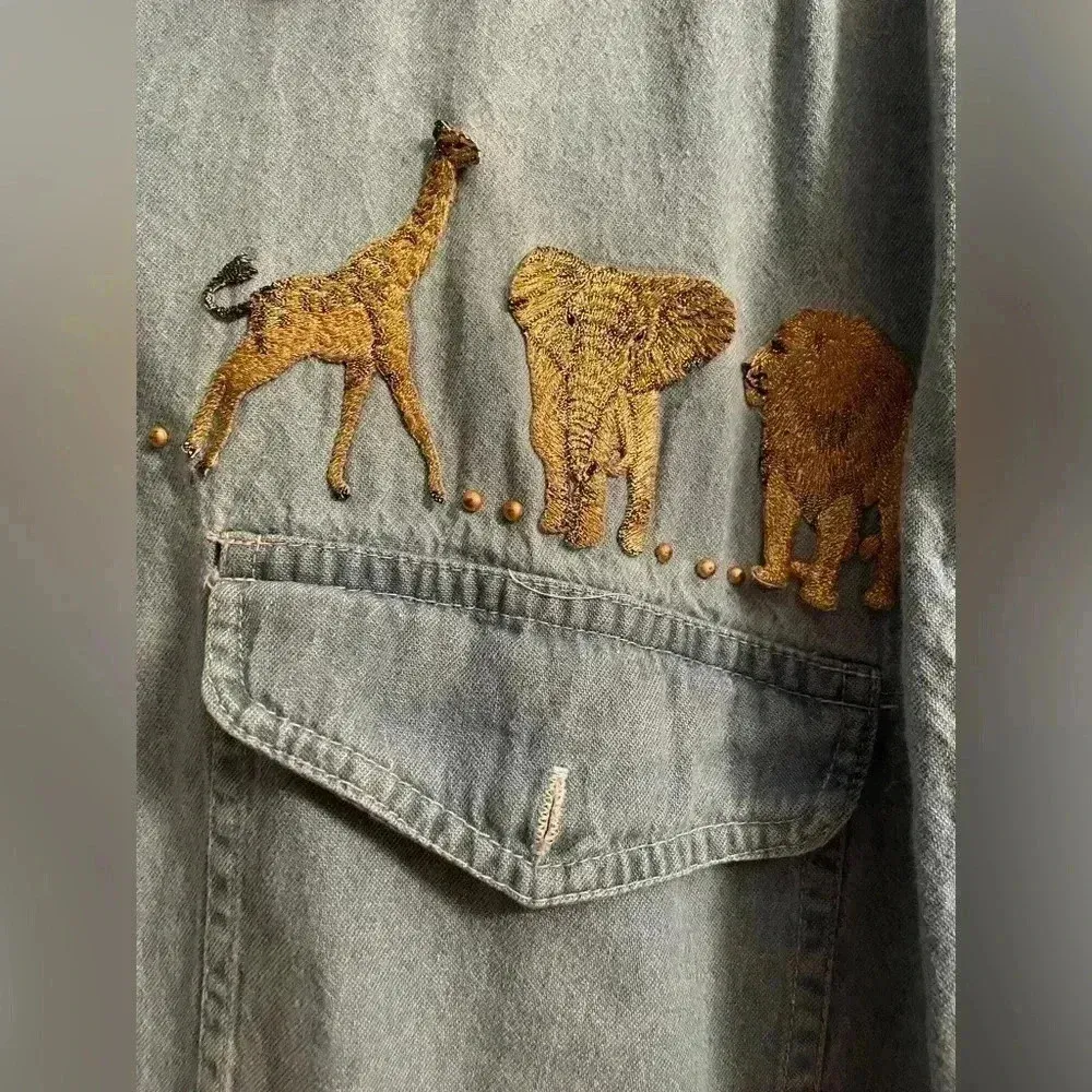 Tia Designs Women's Lightwash Denim Safari Button Up w/ Gold Animal Decals; L Blue Size L - Image 3