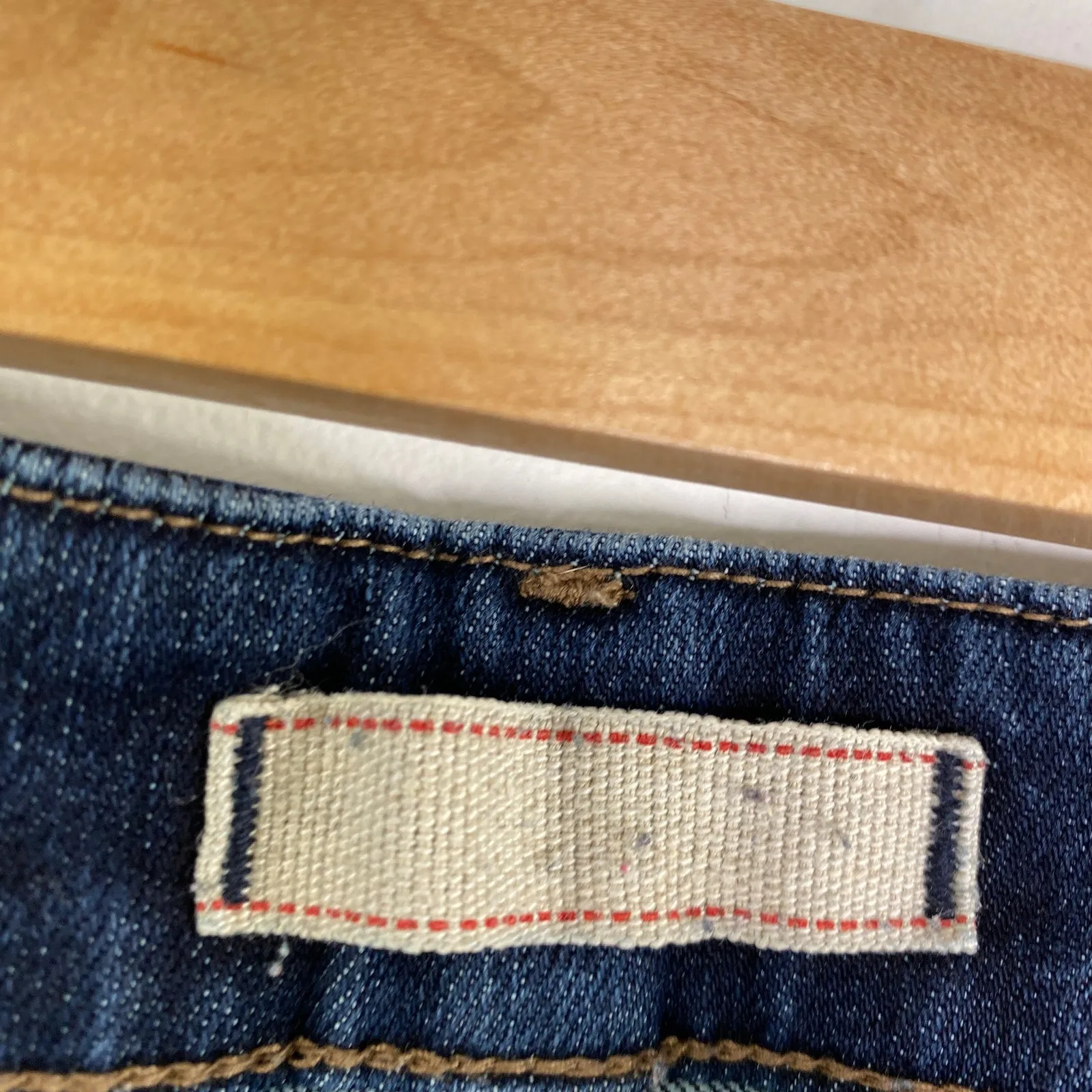 Uniqlo Slim Tapered Mid-Rise Dark Wash Blue Stretch Denim Jeans Women's Size 26 - Image 5