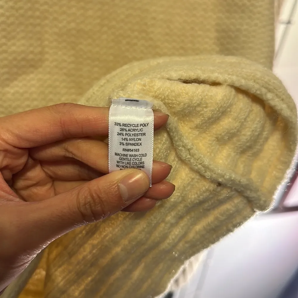 Marc New York light beige fashion designer sweater NWT - Image 4