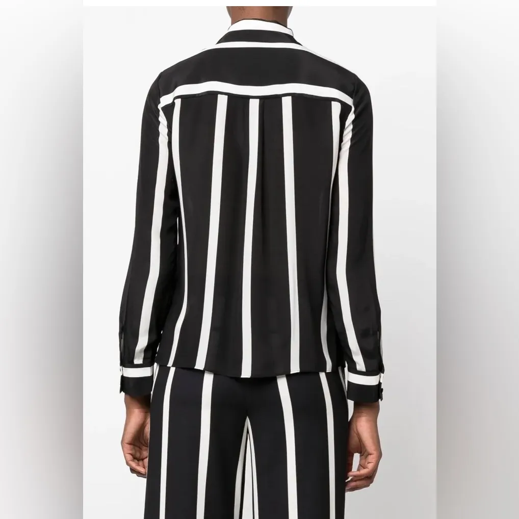 NWT- ALICE AND OLIVIA Willa' Hidden Placket
Stripe Motif Button Up Size XS - Image 5