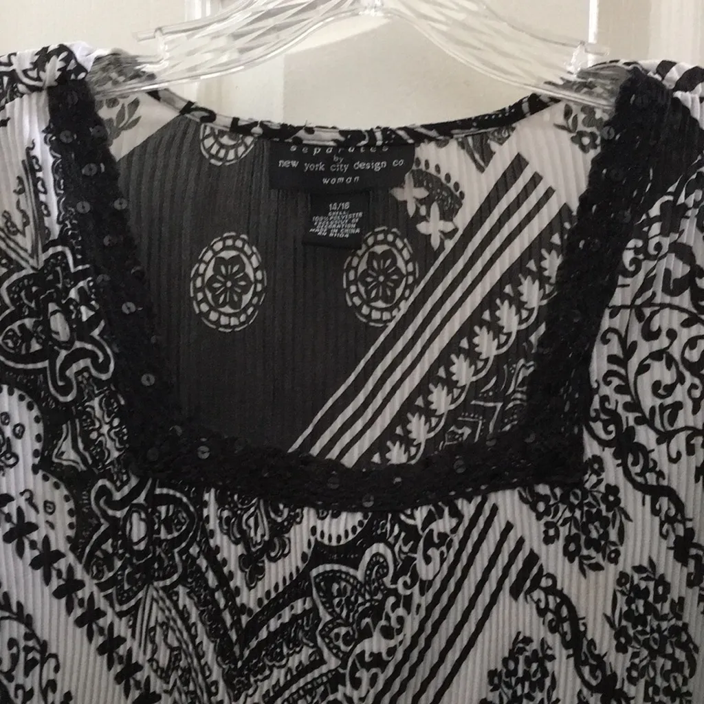 FINAL MARKDOWN Embellished nyc design crinkle top 14/16 - Image 2