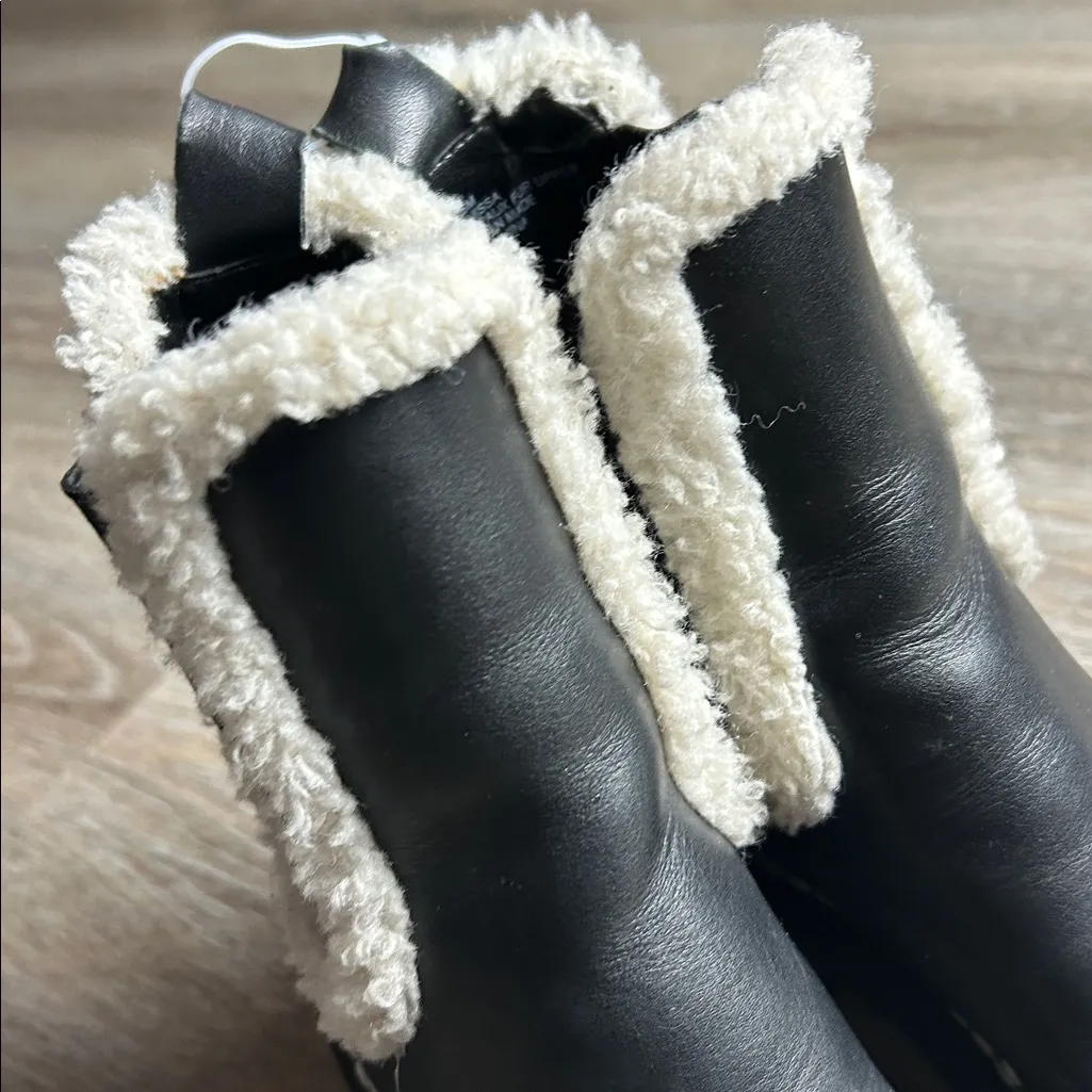 Calvin Klein Black Leather Shearling-Lined Boots Size 5 M - Image 4