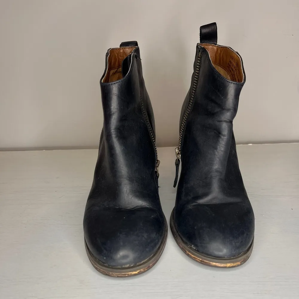 BP Lance Black Leather Zipper and Block Heel Ankle Boots - Image 15