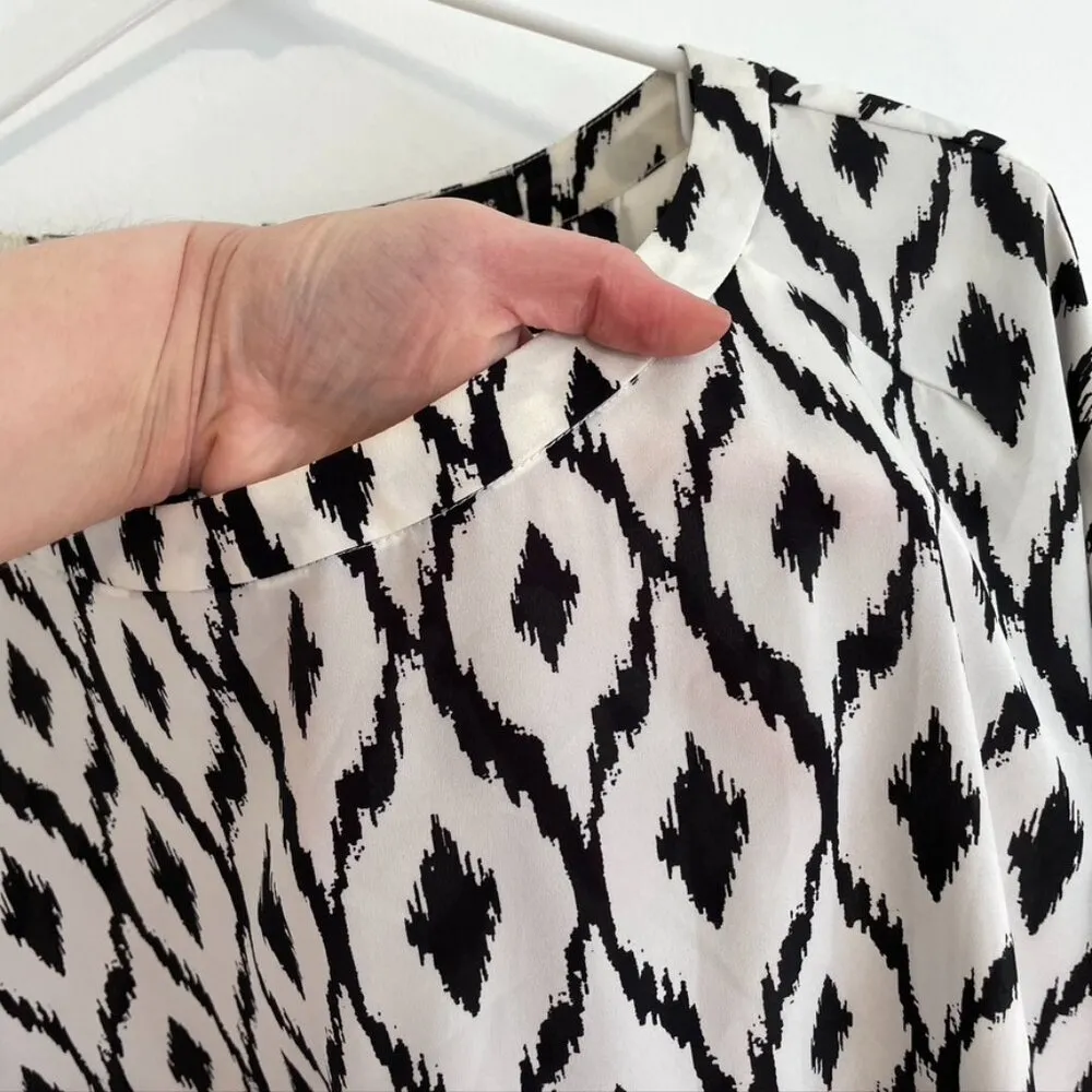 VIOLET CLAIRE Plus Size White ish Black Ikat Boho Short Dolman Sleeve Blouse Top - Image 6