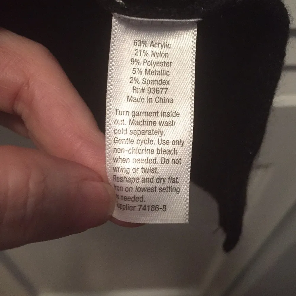 Cold shoulder sweater - Image 5