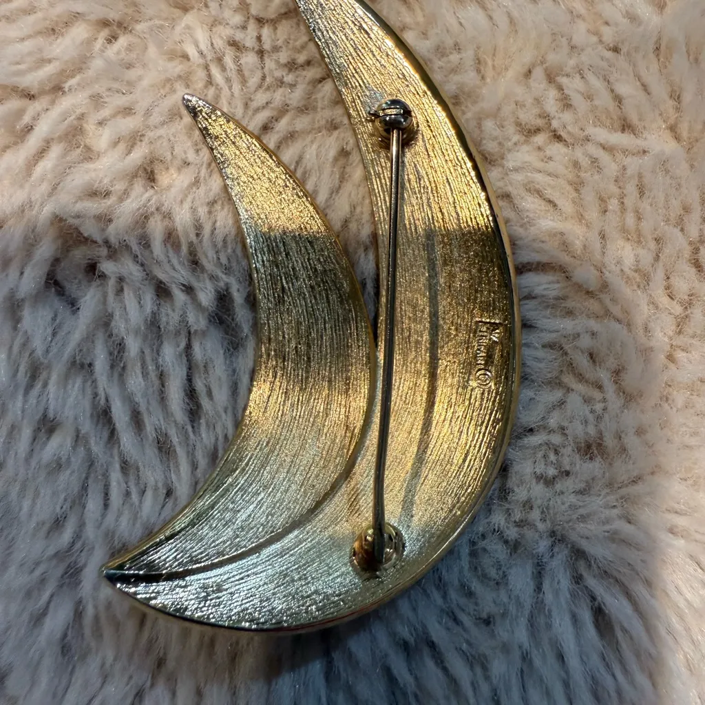 Crown‎ TRIFARI Double Leaf Pin Brooch Brushed Gold 1950s-1960s - Image 2