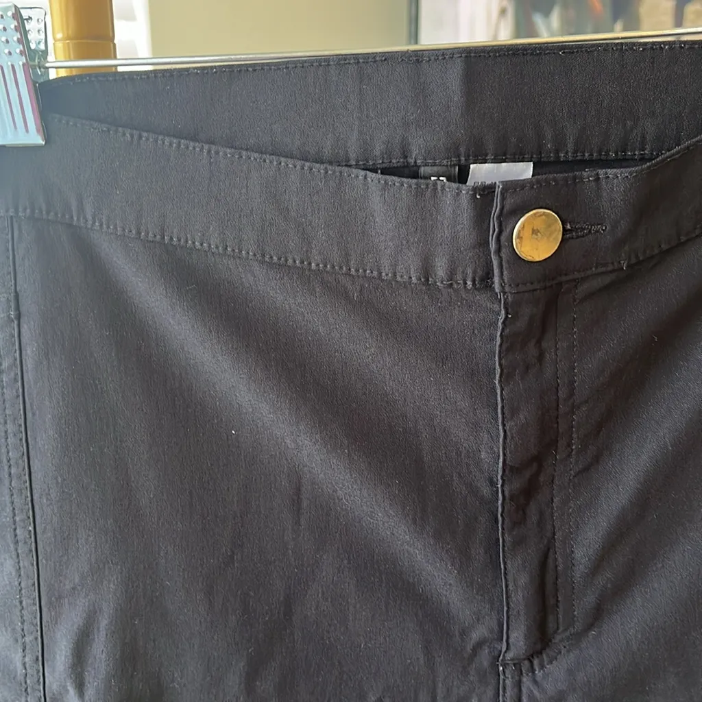 Divided by H&M stretchy black pants - Image 3