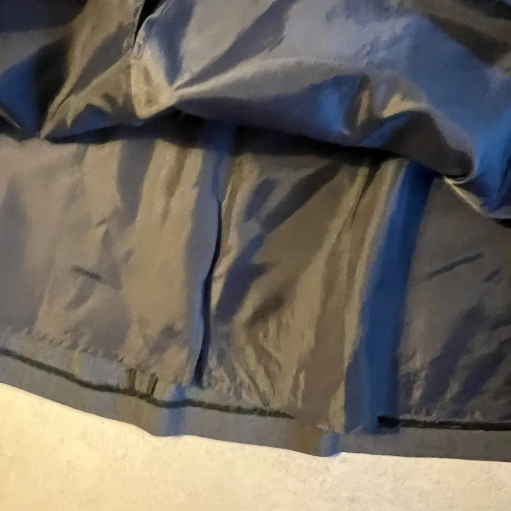 Calvin Klein charcoal skirt. Size 8P - Image 3