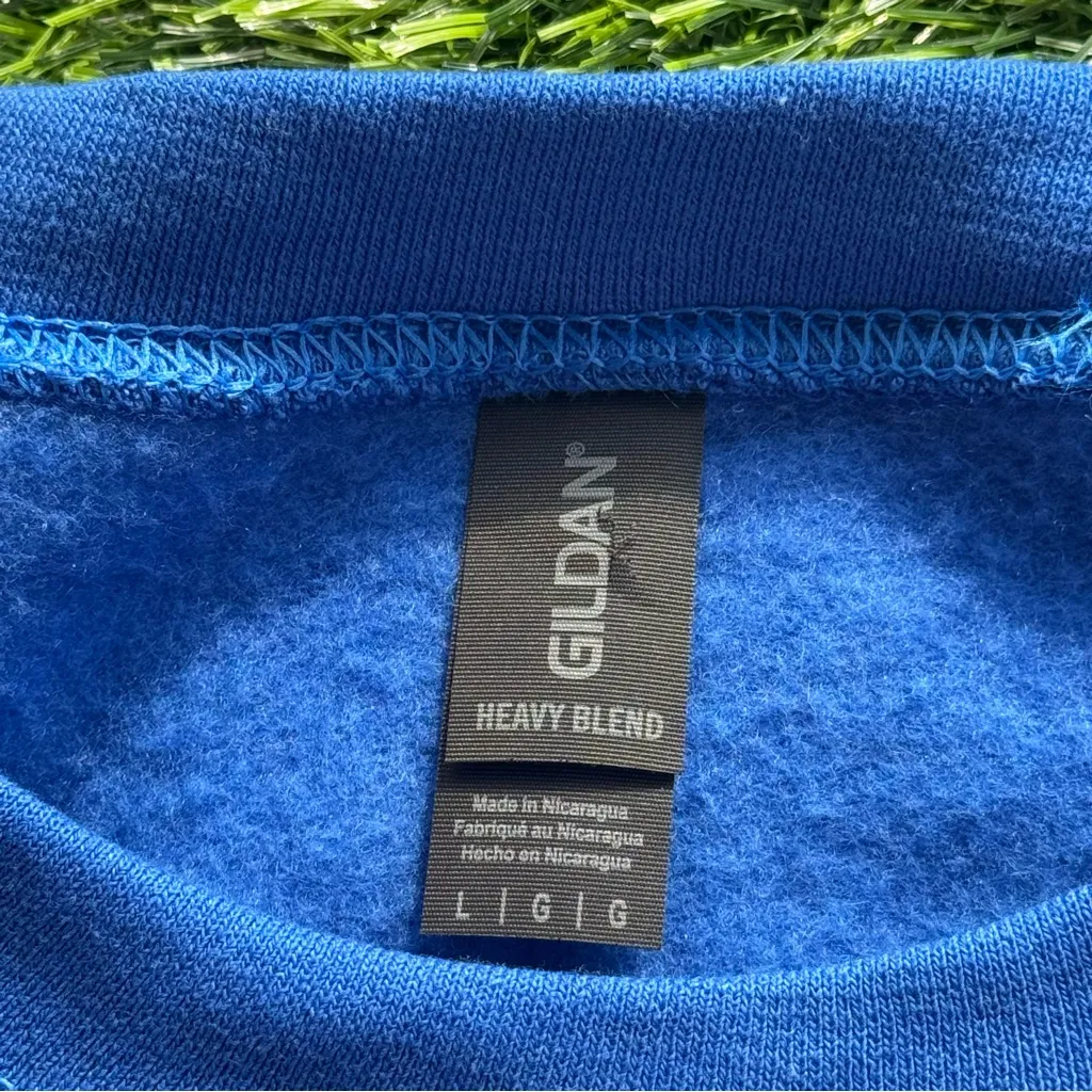 Gildan Blue Mama Sweatshirt with Colorful Crayon Patchwork Pattern Size Large - Image 13