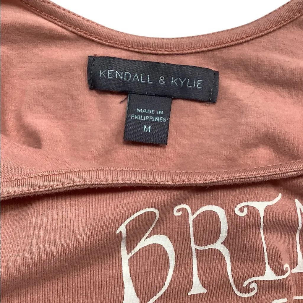 Kendall & Kylie Pink Graphic Crop Top - Image 6