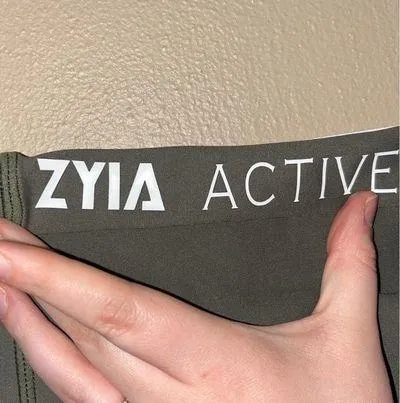 Zyia Women’s  Active Light n Tight High Rise Cropped  Logo Leggings in green - Image 3