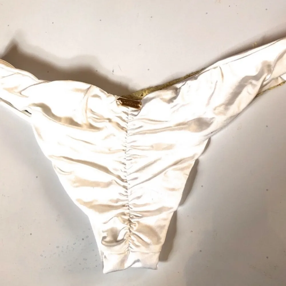 Beach Bunny Kiss the‎ Bride Bikini Bottom - Image 5