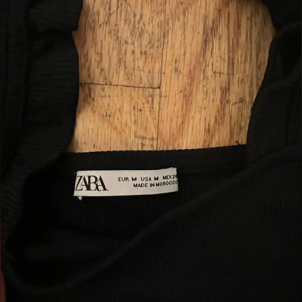 Zara Cropped Tank Top - Image 2