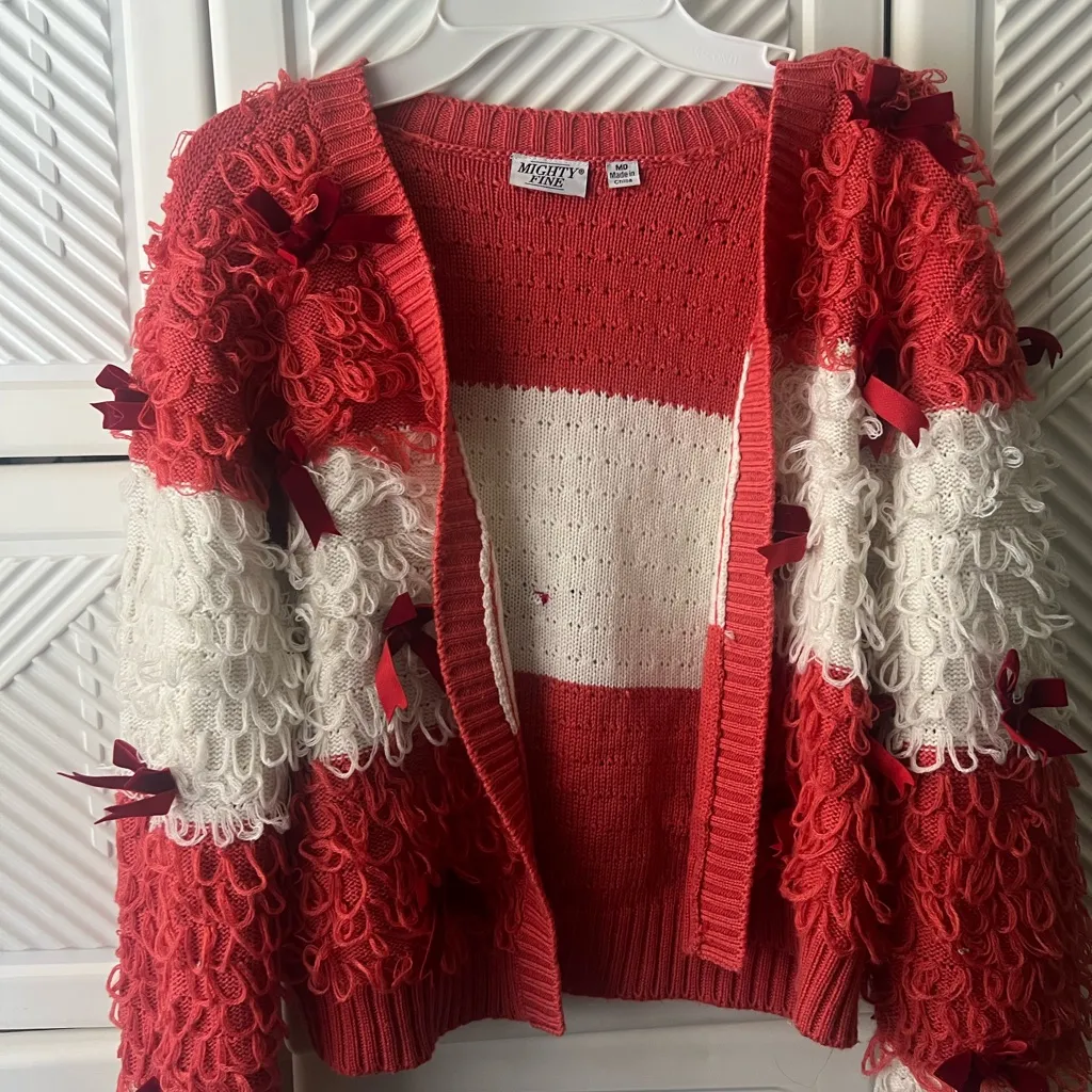 Red and White Women's Sweater - Image 5