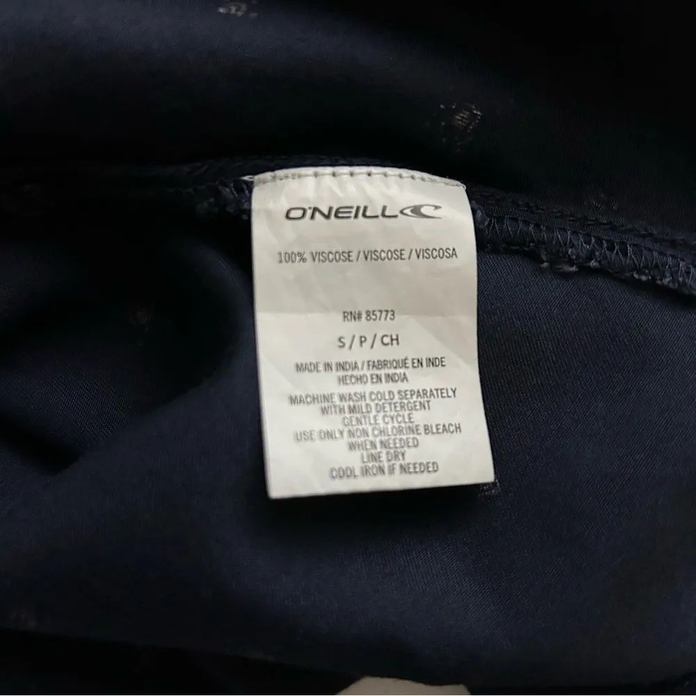 O'Neill V-Neck Cropped Swing Tank Top - Image 5