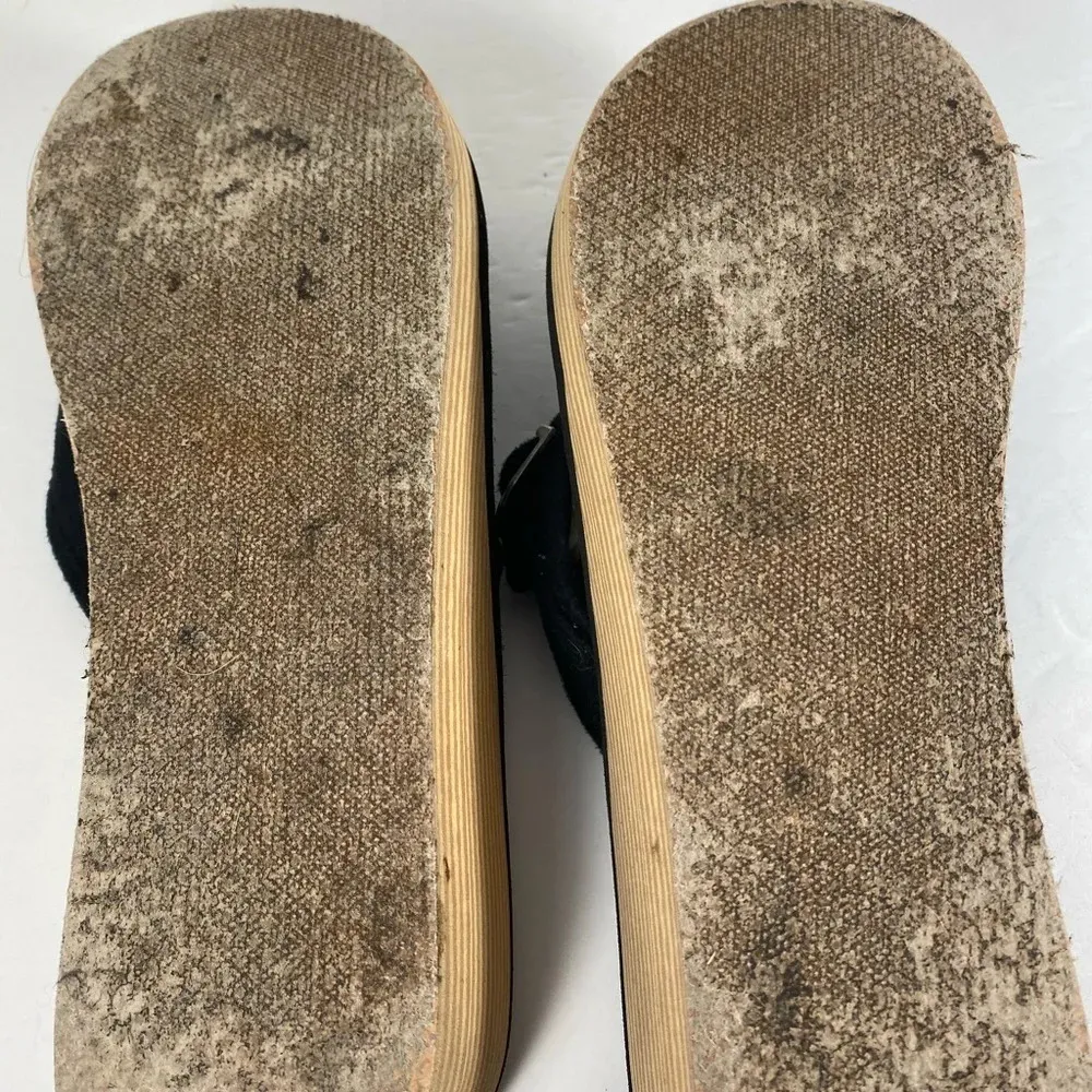 Beach Basics Black Thick Sandal with Buckle Strap Accent Size undefined - Image 8