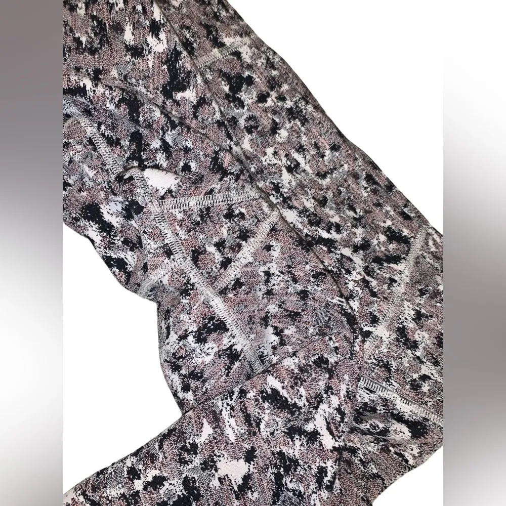 Athleta elation textured 7/8 legging - pixel animal print leopard mini cheetah - Image 10