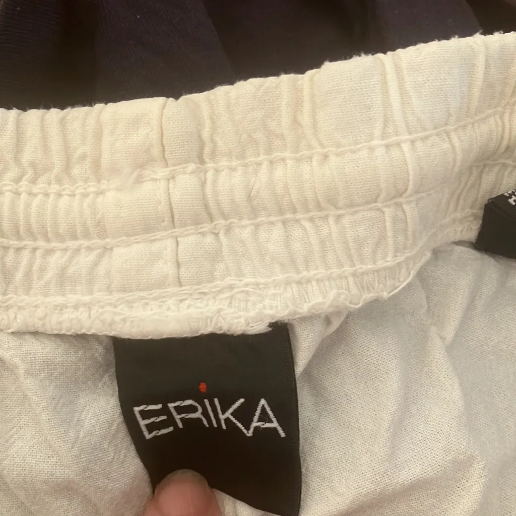 Erika FINAL MARKDOWN Ladies  shorts medium - Image 3