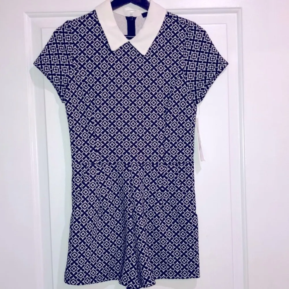 Aqua black & white romper size small new with tags - Image 3