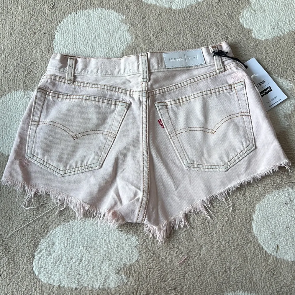NWT REDONE x Levis pink denim shorts - Image 6