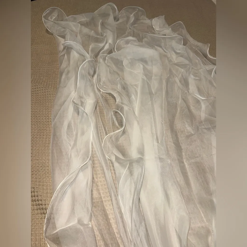 Meshki Asteria Draped Chiffon Veil - Ivory - Image 13