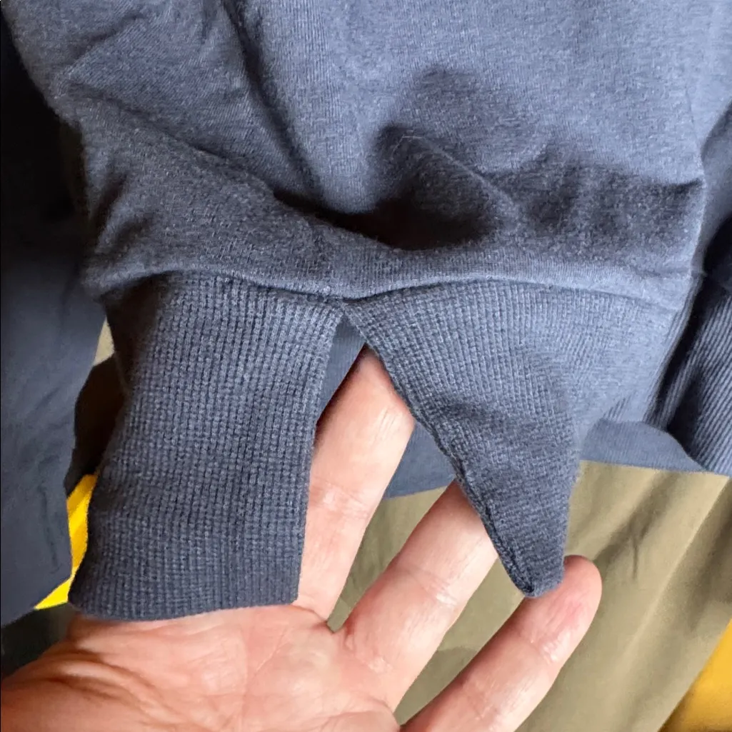 NWT All in Motion Slate Gray French Terry Sweatshirt Thumb Holes Size Small - Image 11