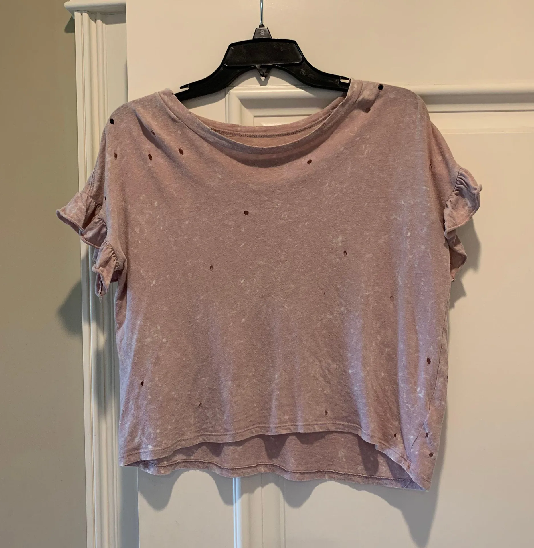Top Distressed Blush American Eagle XS Crop - Image 9