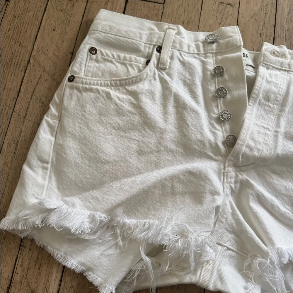 AGOLDE  White Denim Shorts - Image 4