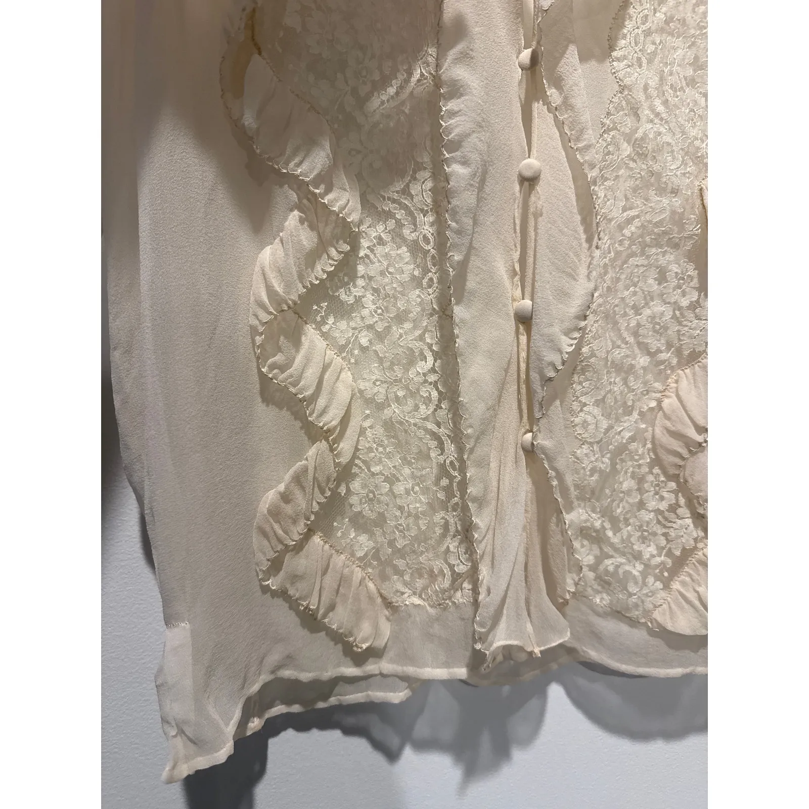 Unlabeled Vintage Cream Chiffon Lace Ruffle Blouse with Double Cuffs medium White - Image 9
