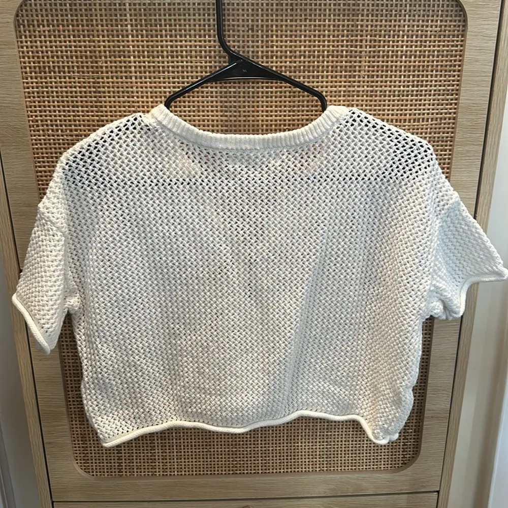 Knitted white crop top size xs - Image 2