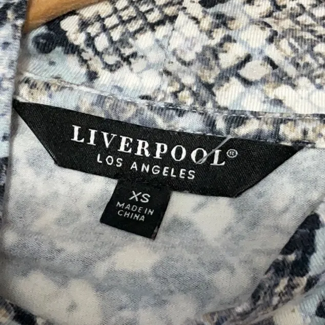 LIVERPOOL Snakeskin Mock Neck Top XS 17.5” P2P Light Blue/Gray $59 Retail NWOT - Image 3