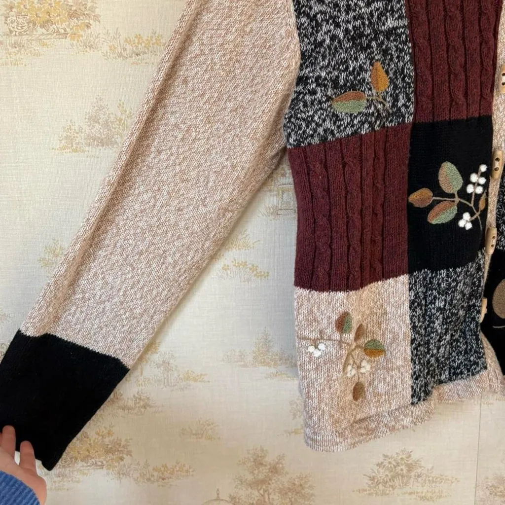 Vintage cottagecore oatmeal patchwork nature embroidered knit cardigan sweater Tan Size XL - Image 3