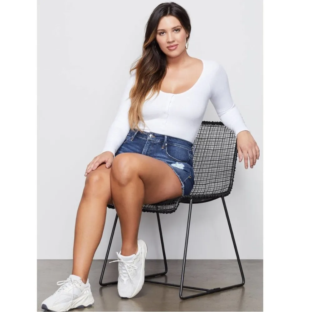 Good American White Micro Rib Scoop Neck Medium Coverage Long Sleeve Bodysuit - Image 96