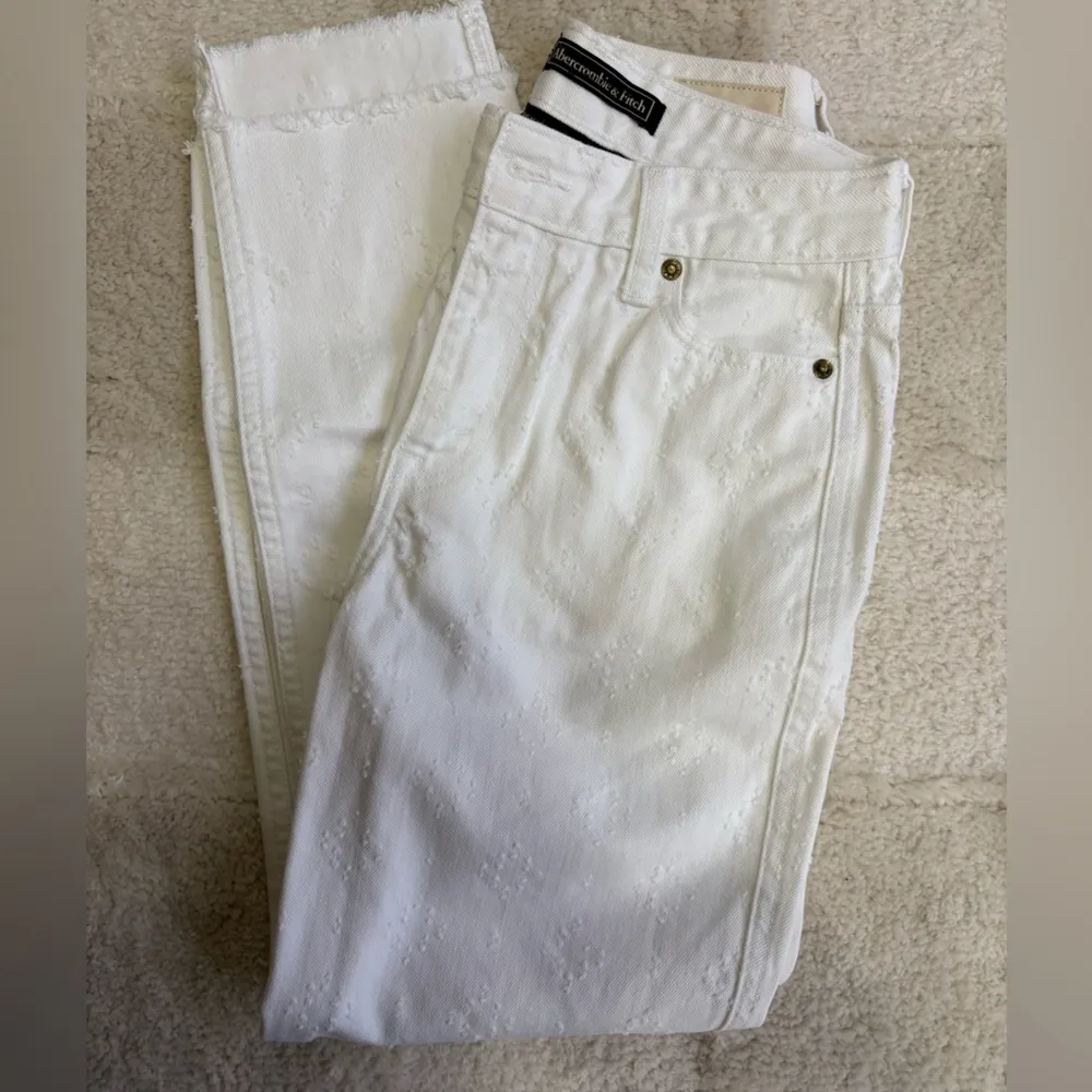 Abercrombie & Fitch Signature Collection White Jeans - Image 3