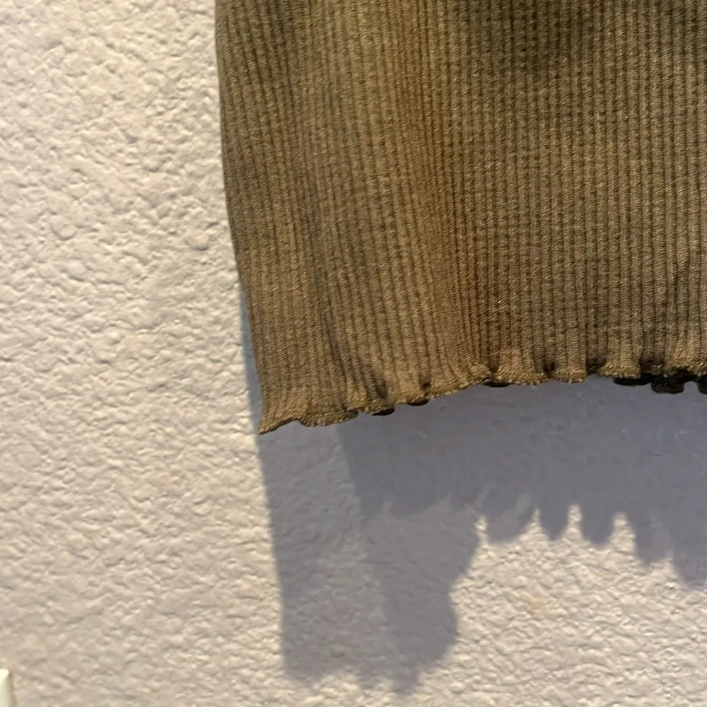 Hollister Women’s Green Stretchy Cami Crop Top Size XS - Image 5