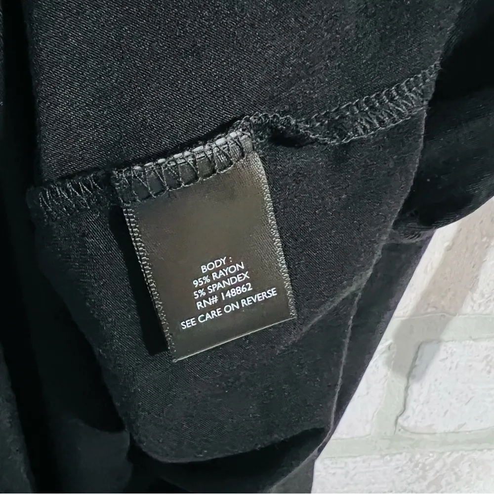 Torrid NWT Graphic Classic Fit Super Soft Off Shoulder Strappy Tee Size 1 - Image 12