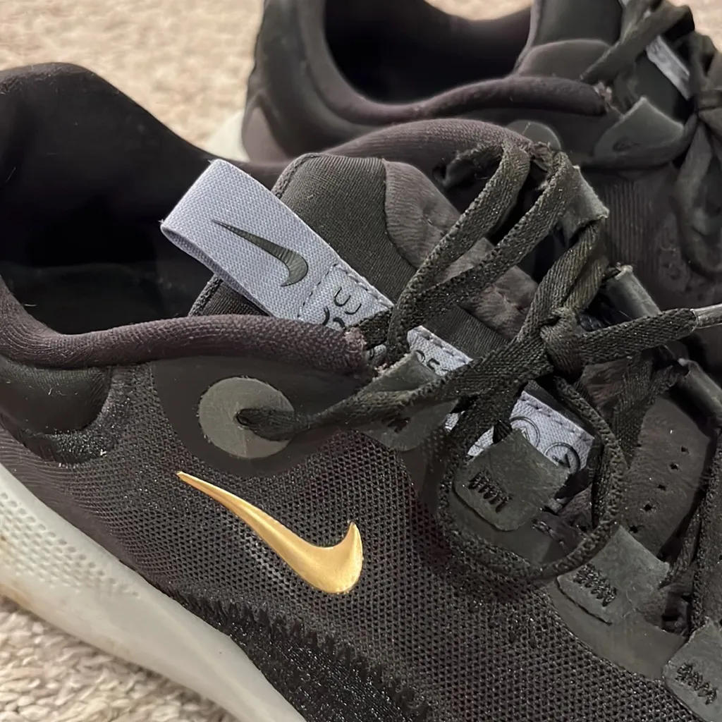 Nike React Escape Women’s Road Running Shoes CV3817005 SIZE 9 black grey gold - Image 2