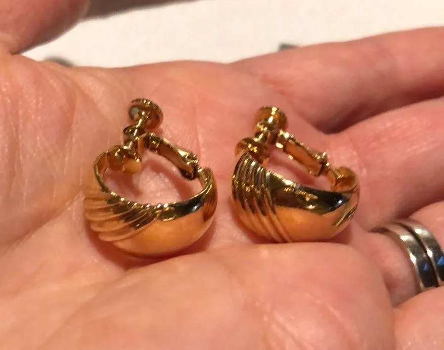 Vintage NAPIER Gold Tone Clip On Earrings - Image 5