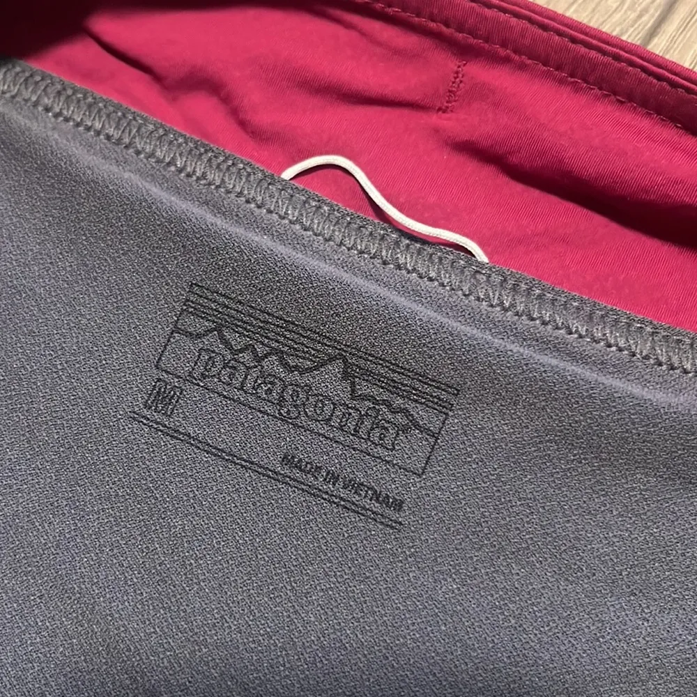 Patagonia Pink and Gray athletic shorts | Size: Medium - Image 3