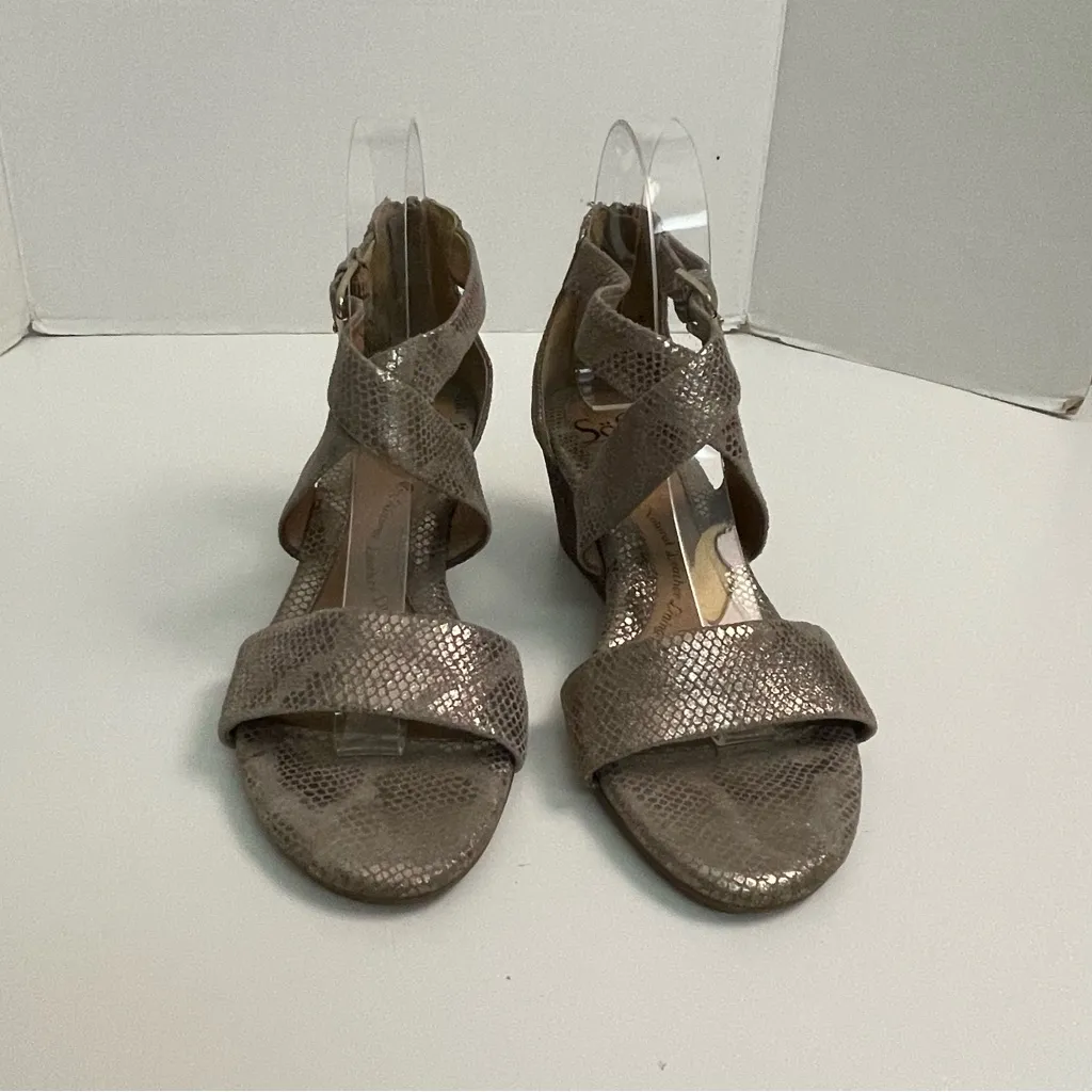 Sofft Sandals Mauldin Wedge Criss Cross Straps Reptile Comfort Pewter Gold Size 7 - Image 2