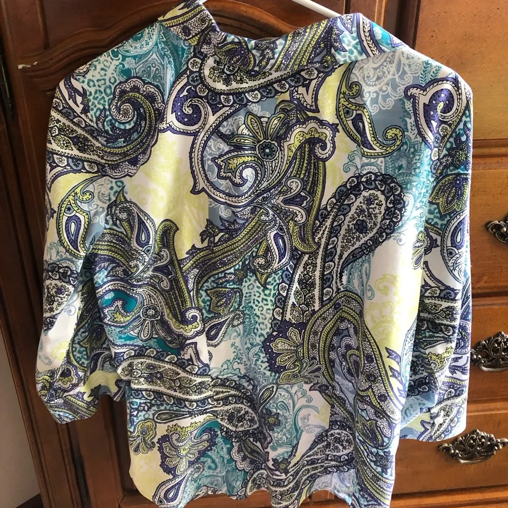 NEW NO TAGS CHICOS BUTTON DOWN 3/4 SLEEVES SHIRT - Image 2